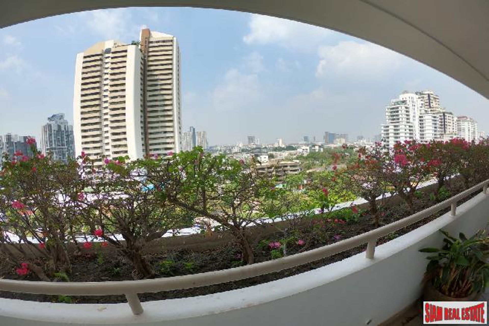 Condominium dans Ekkamai, Bangkok 10025432