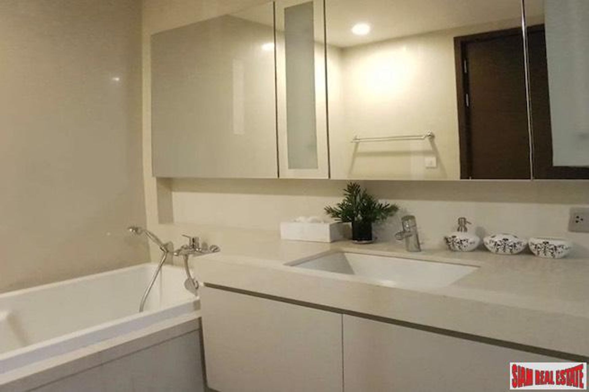 Condominium in Thong Lo, Bangkok 10025438