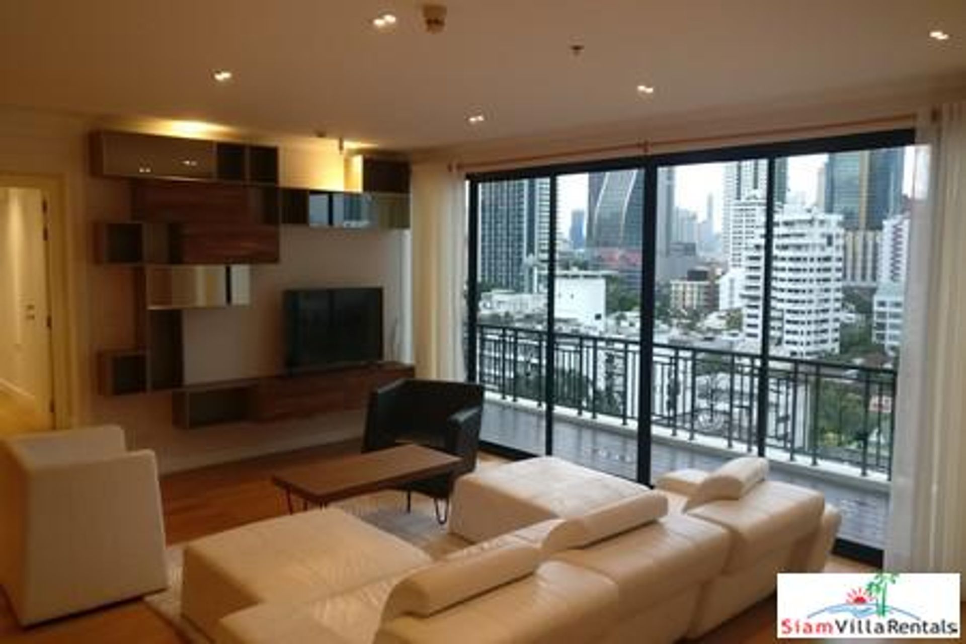 Condominium in Phrom Phong, Bangkok 10025496