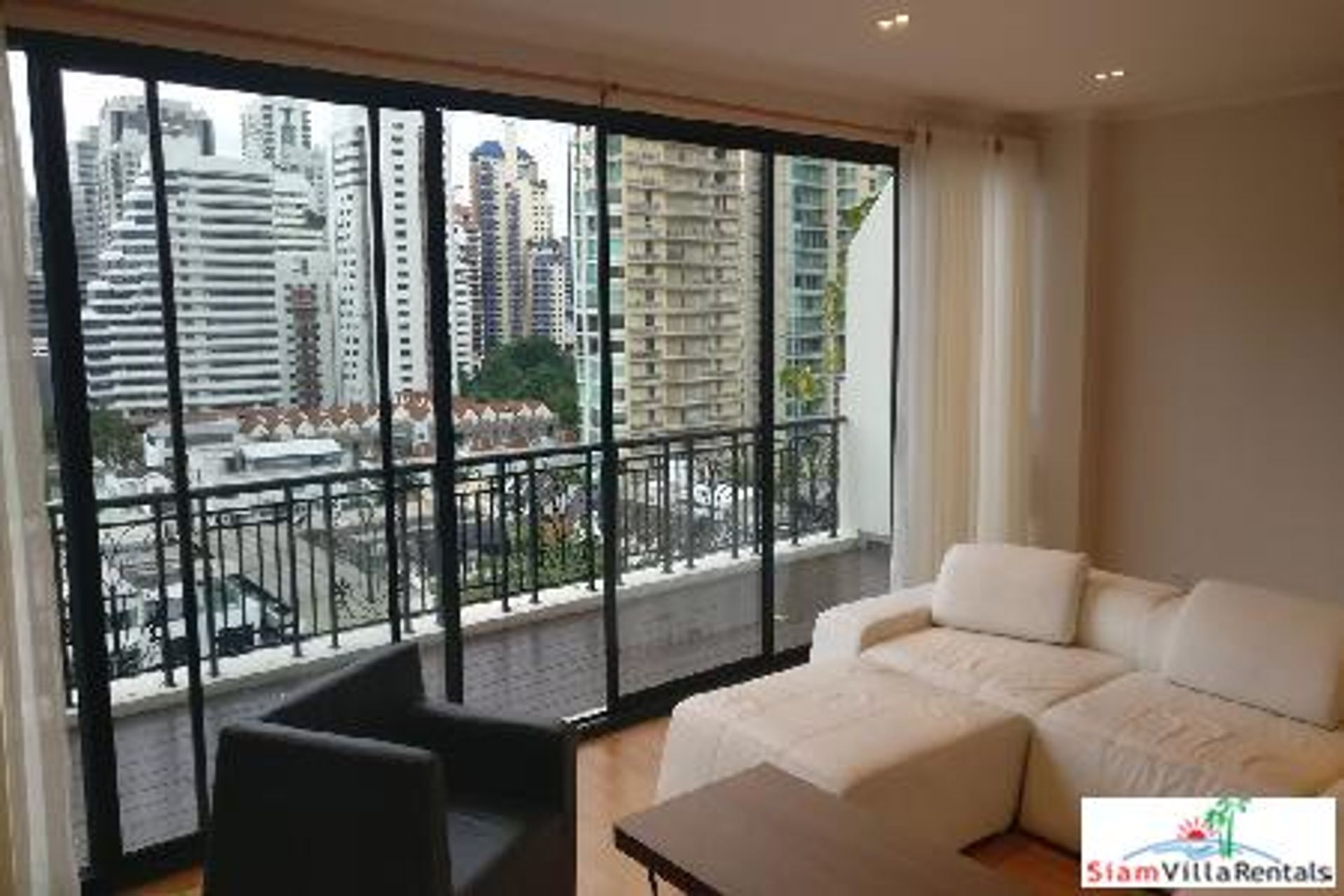 Condominium in Phrom Phong, Bangkok 10025496