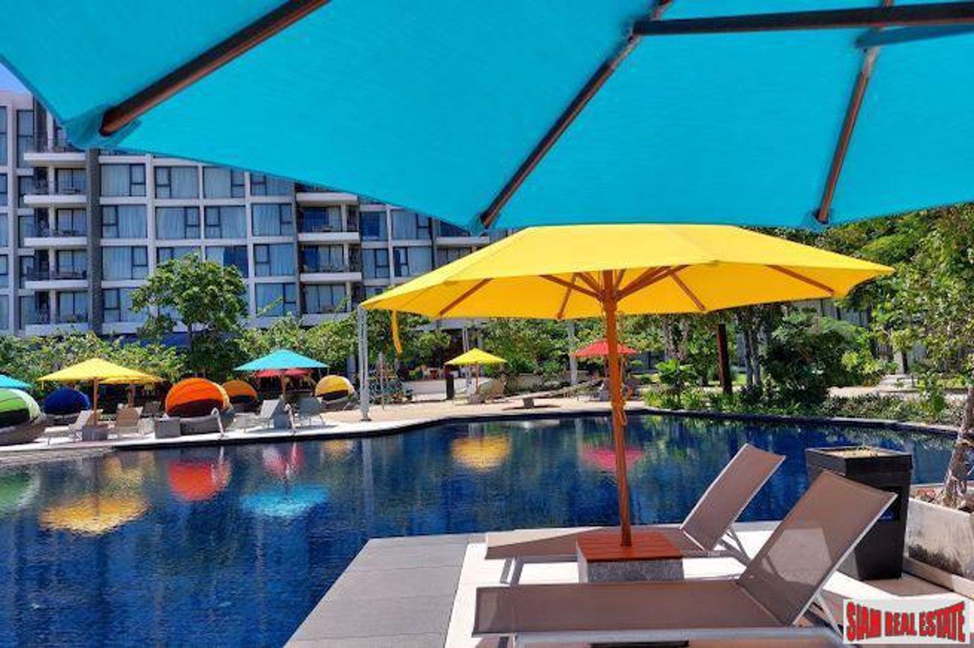 Condominium in Ban Choeng Thale, Phuket 10025521