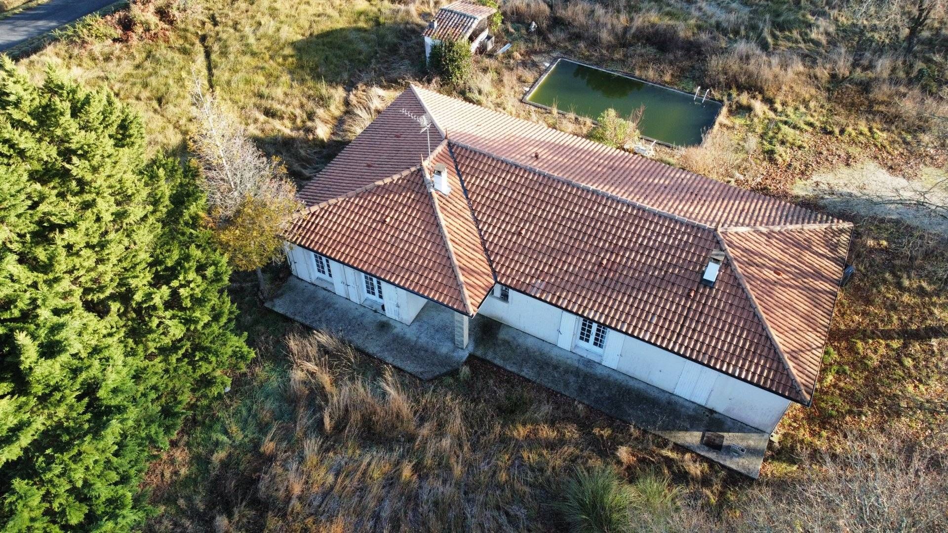 casa en Perignac, Poitou-Charentes 10025559