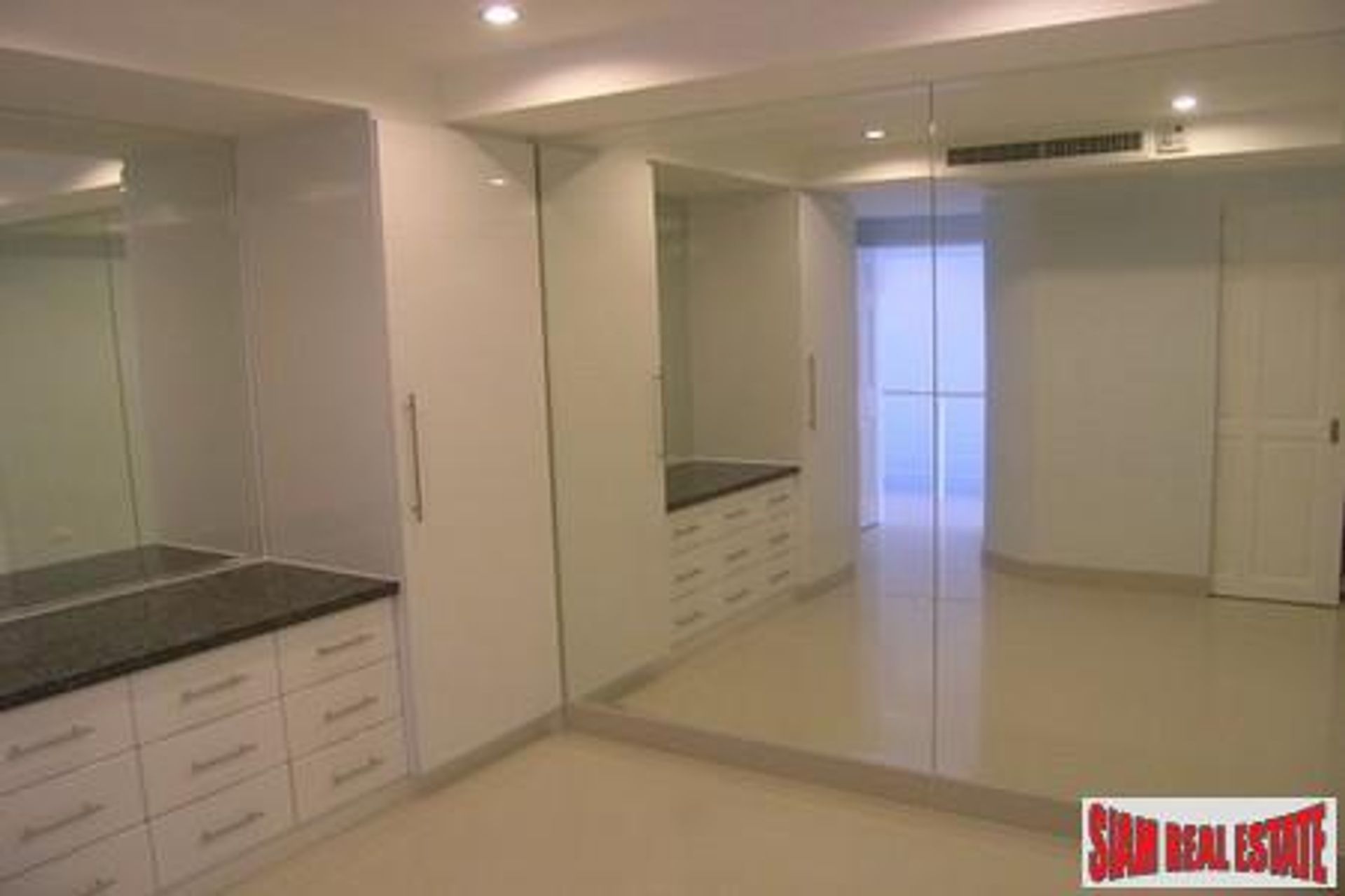 Condominium dans Kata, Phuket 10025587