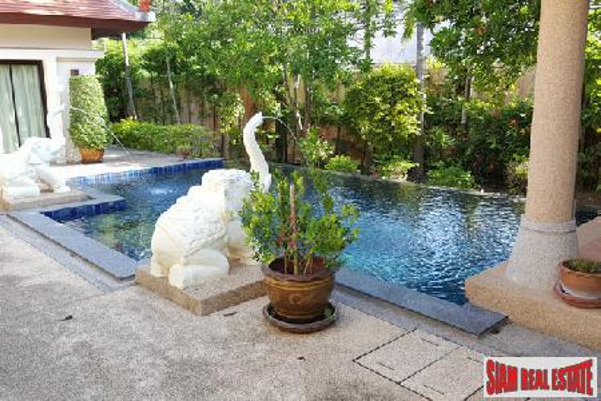 жилой дом в Nai Harn, Phuket 10025589