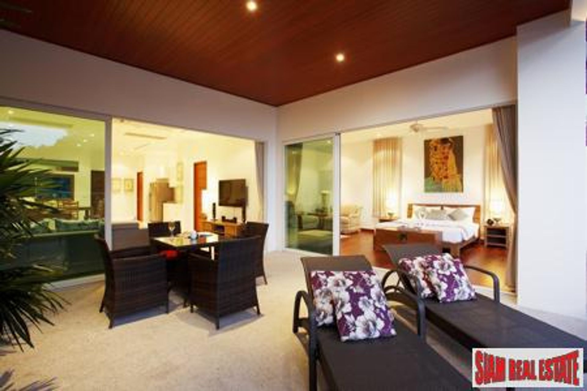 Condominium in Kamala, Phuket 10025596