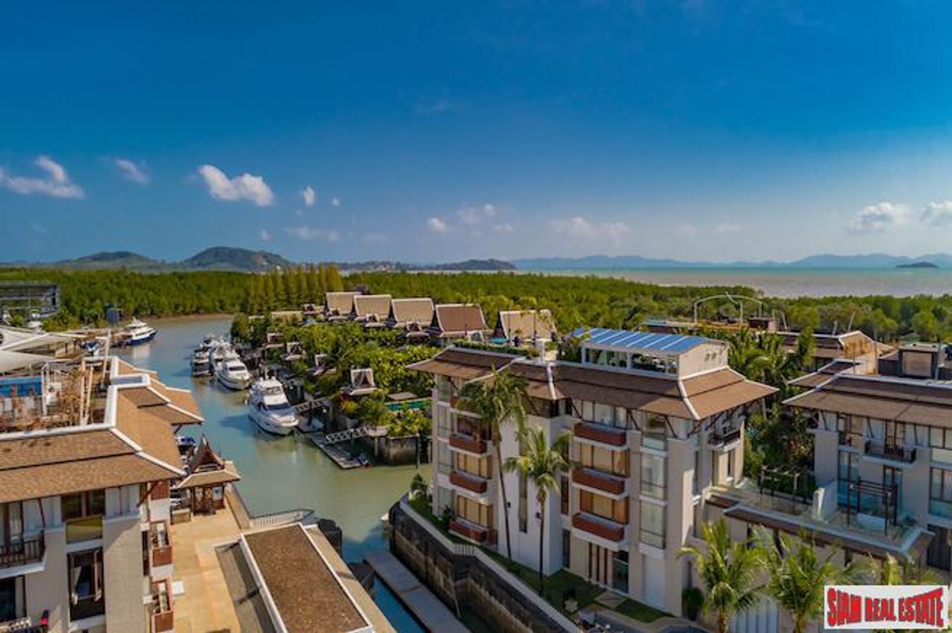 Condominium in Ban Bang Khu, Phuket 10025899