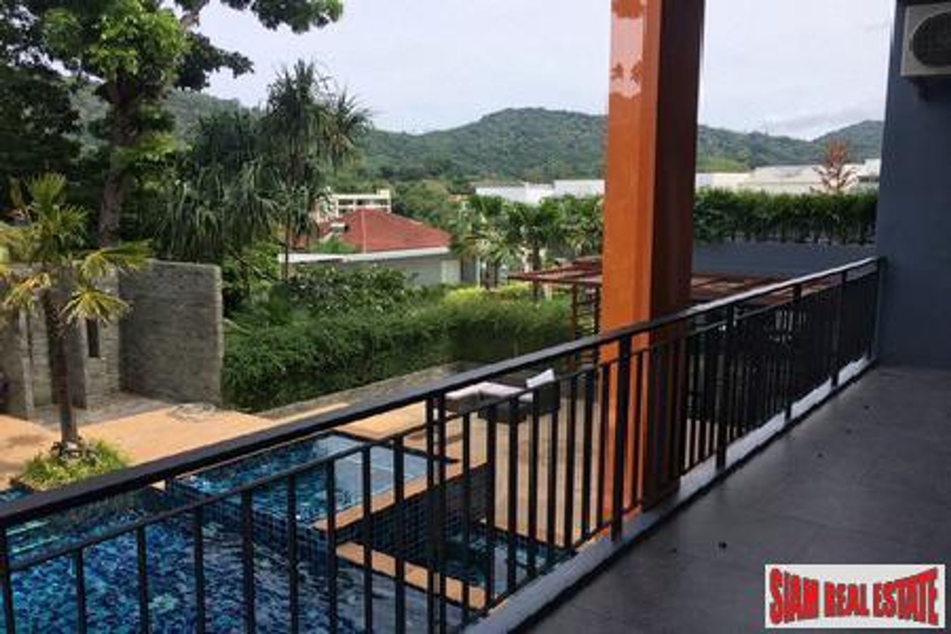 सम्मिलित में Nai Harn, Phuket 10025976