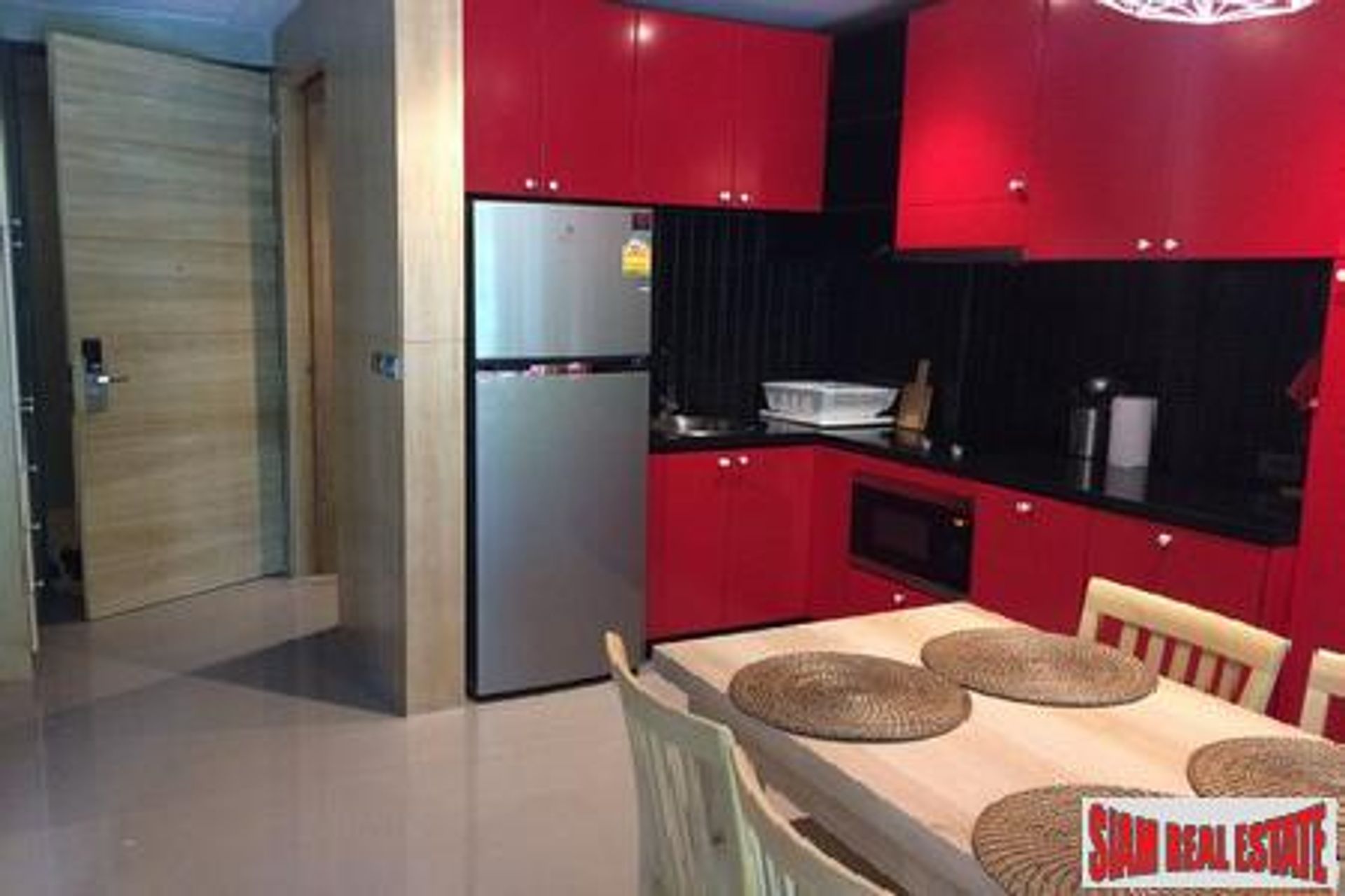 Condominium dans Ban Phrom Thep, Phuket 10025976