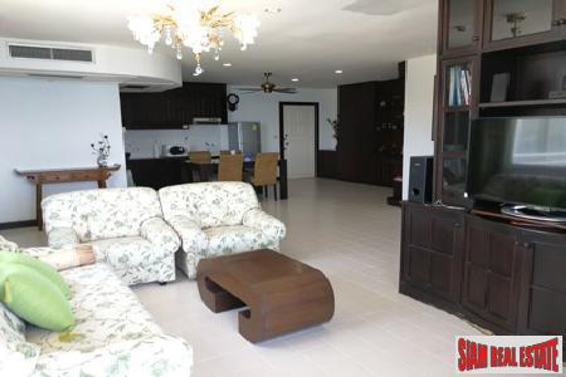 Condominium in Karon, Phuket 10026019