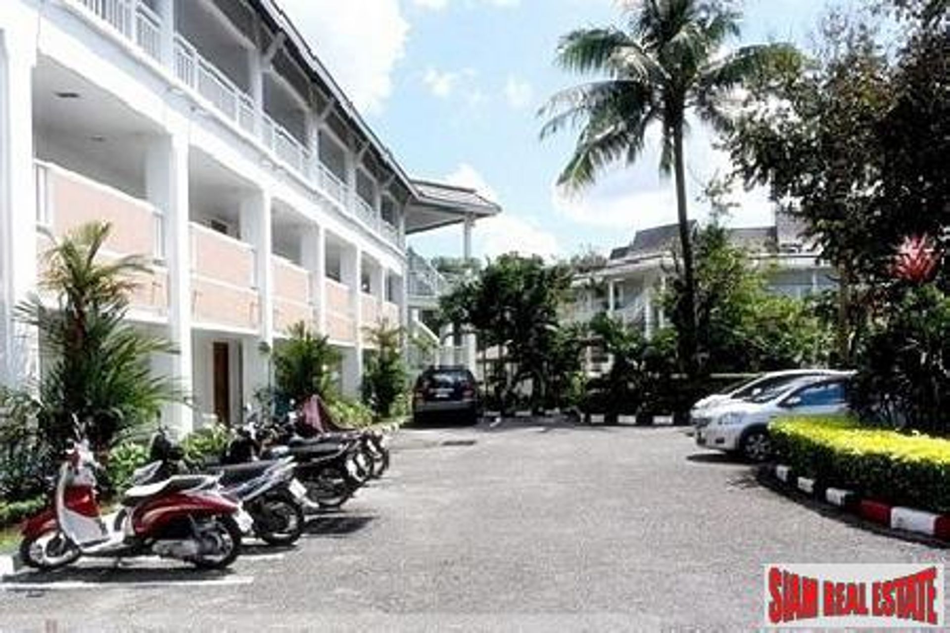 Condominium in Ban Pa Sak, Phuket 10026072