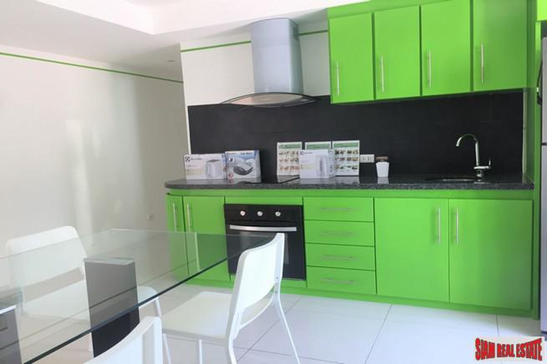 Condominium dans Kata, Phuket 10026095