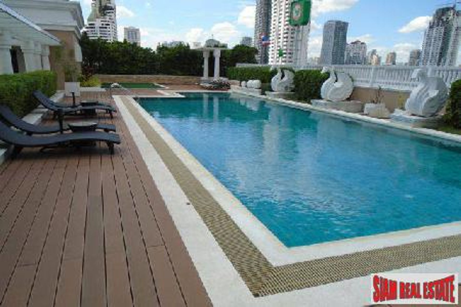 Condominium in Watthana, Krung Thep Maha Nakhon 10026159