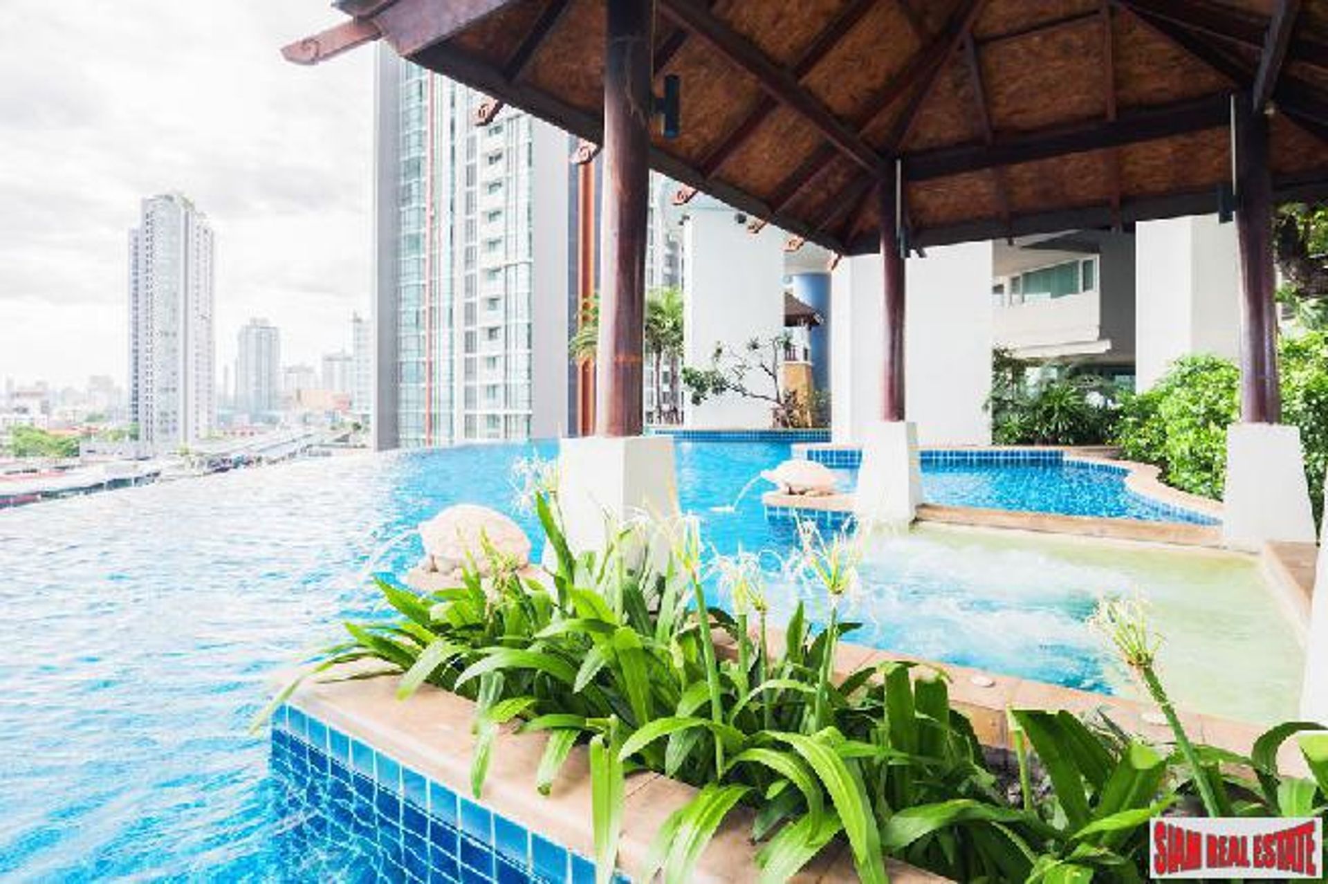 Condominio en Phra Khanong, Bangkok 10026235