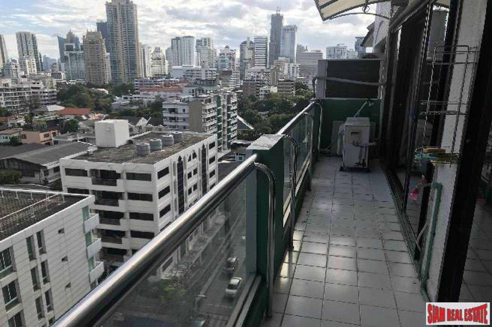 Condominium in Phrom Phong, Bangkok 10026252