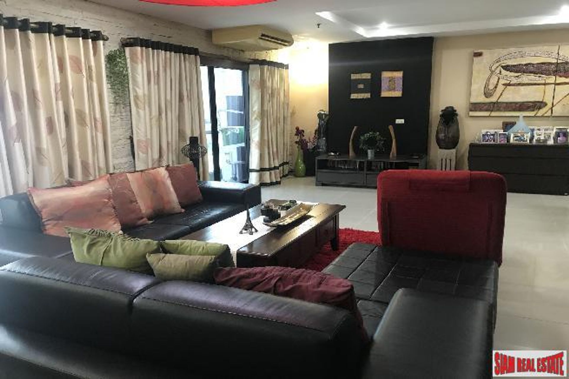 Condominium in Watthana, Krung Thep Maha Nakhon 10026252