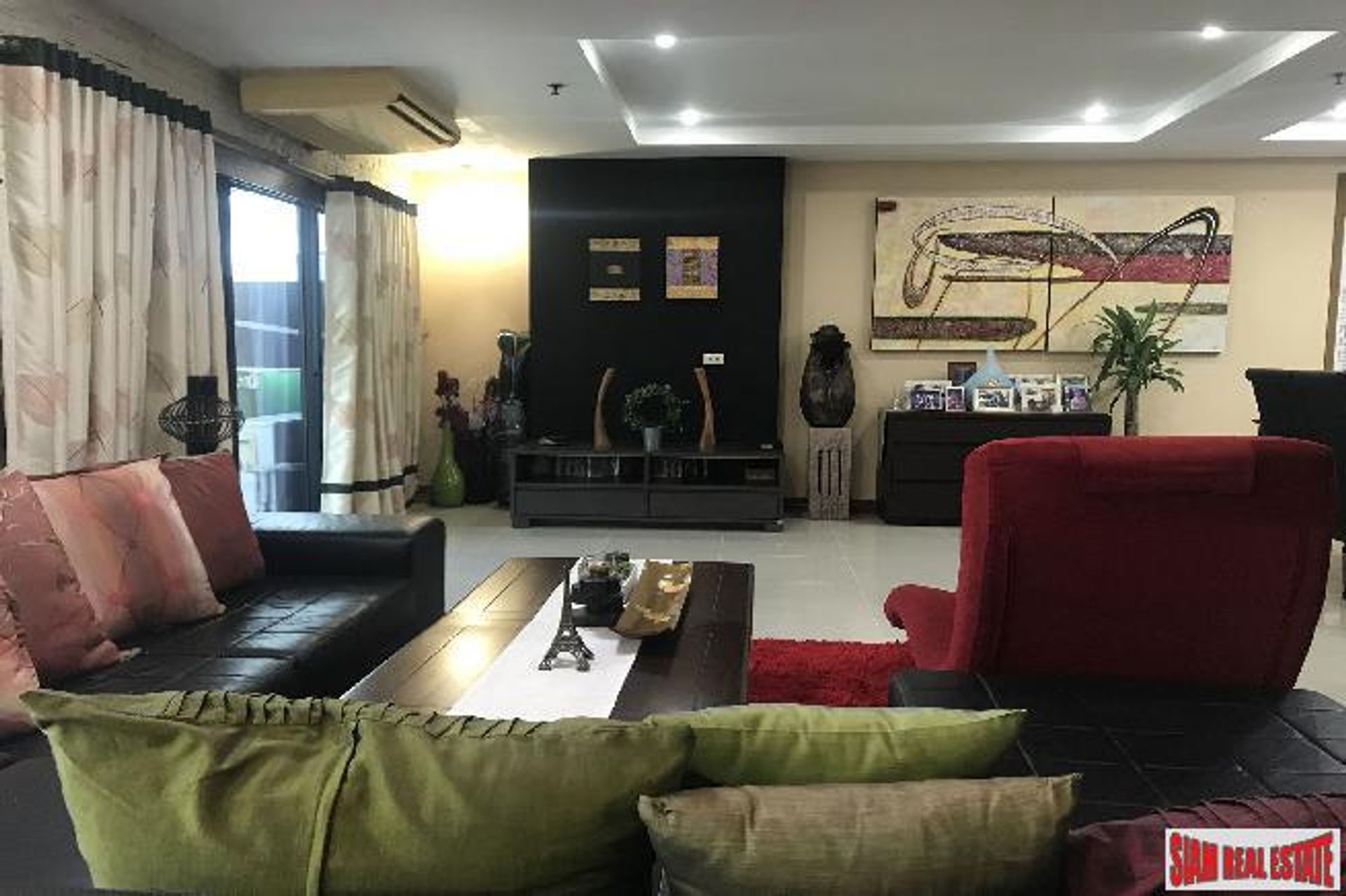 Condominium in Watthana, Krung Thep Maha Nakhon 10026252