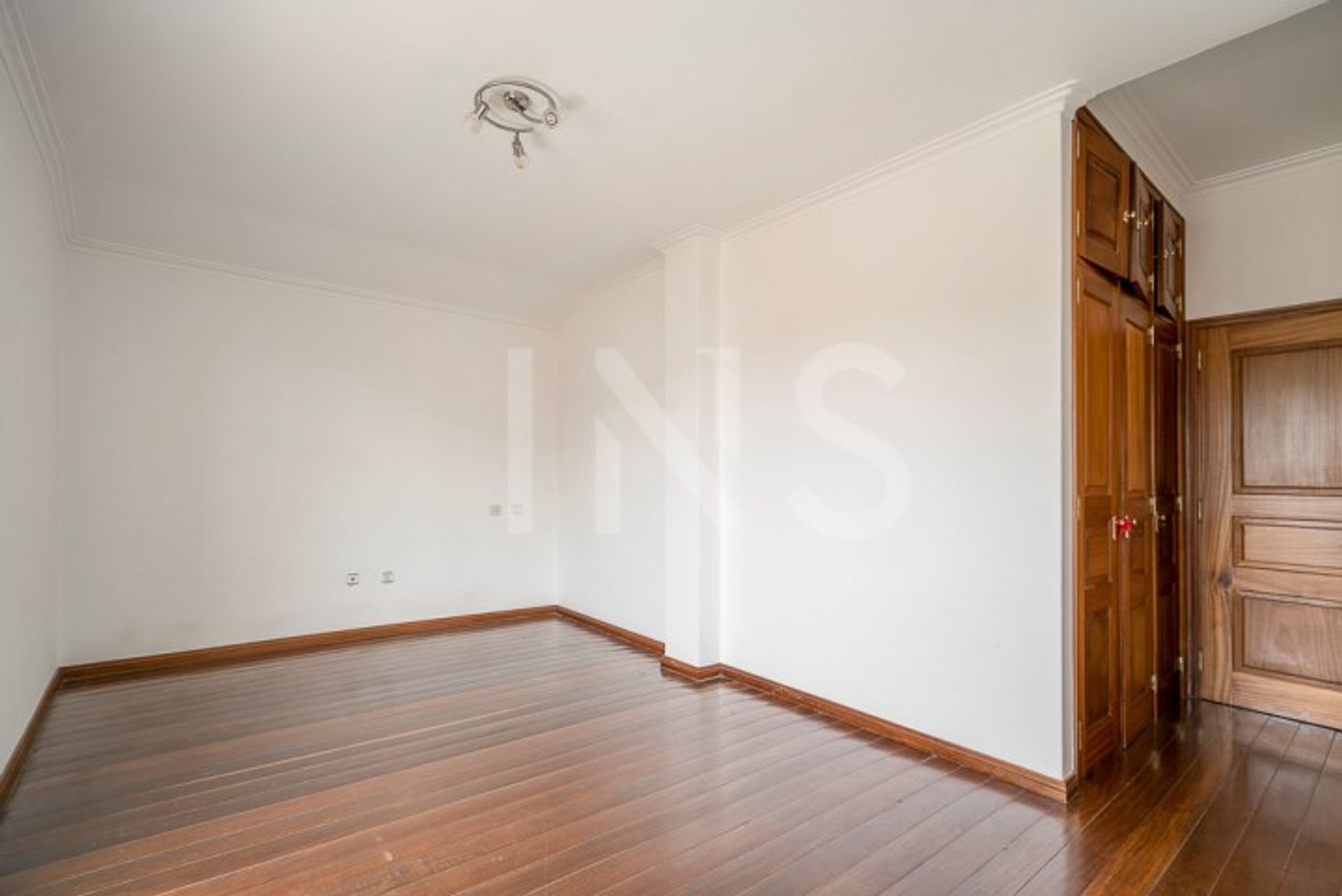 Condominium in Carcavelos e Parede, Cascais 10026299