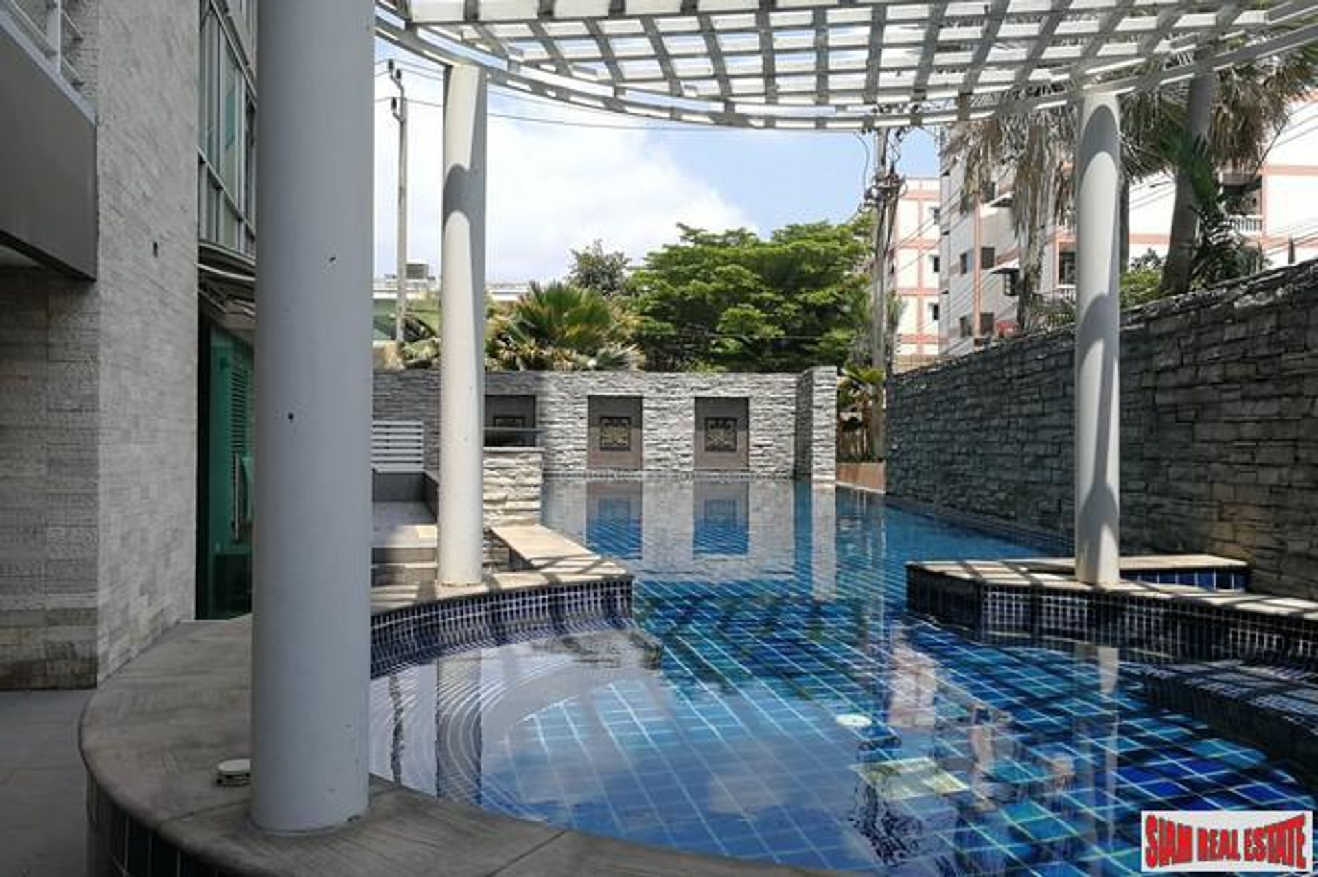 Condominio nel Ban O Pao, Krung Thep Maha Nakhon 10026379