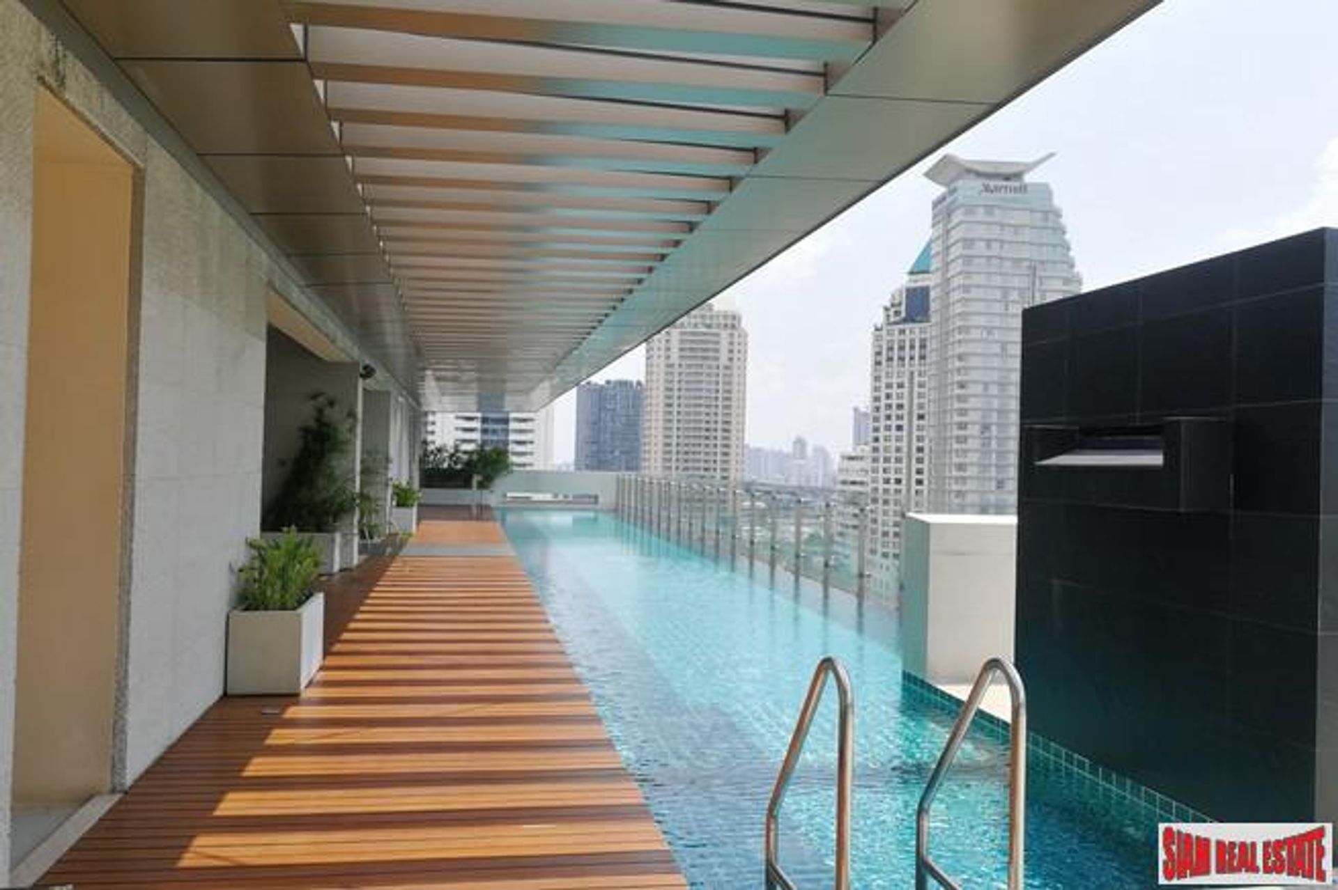 Condominium in Sala Daeng, Bangkok 10026399