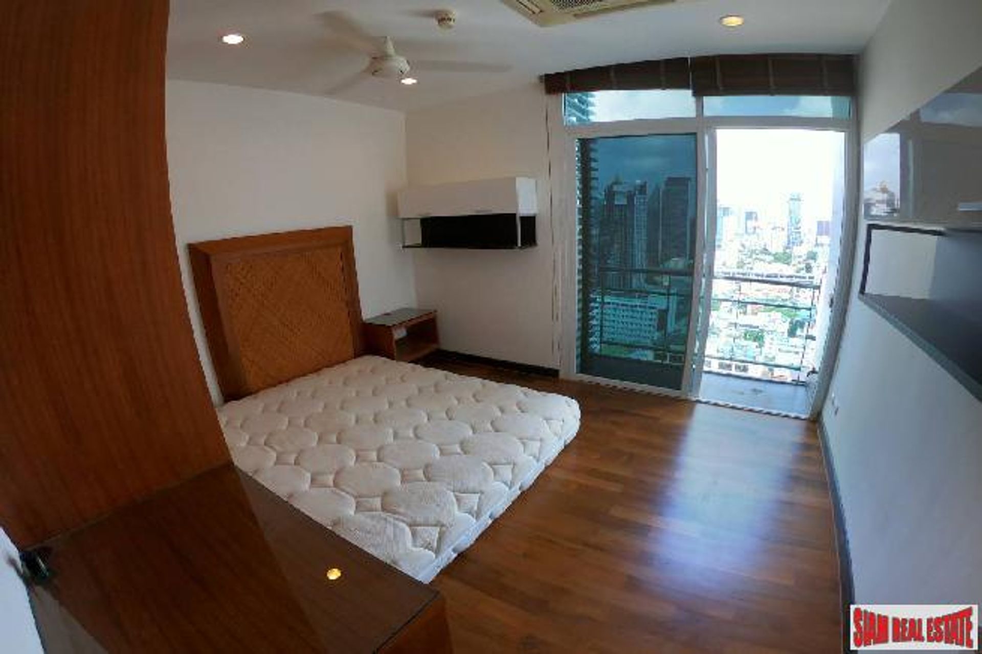 Condominium dans Nana, Bangkok 10026462