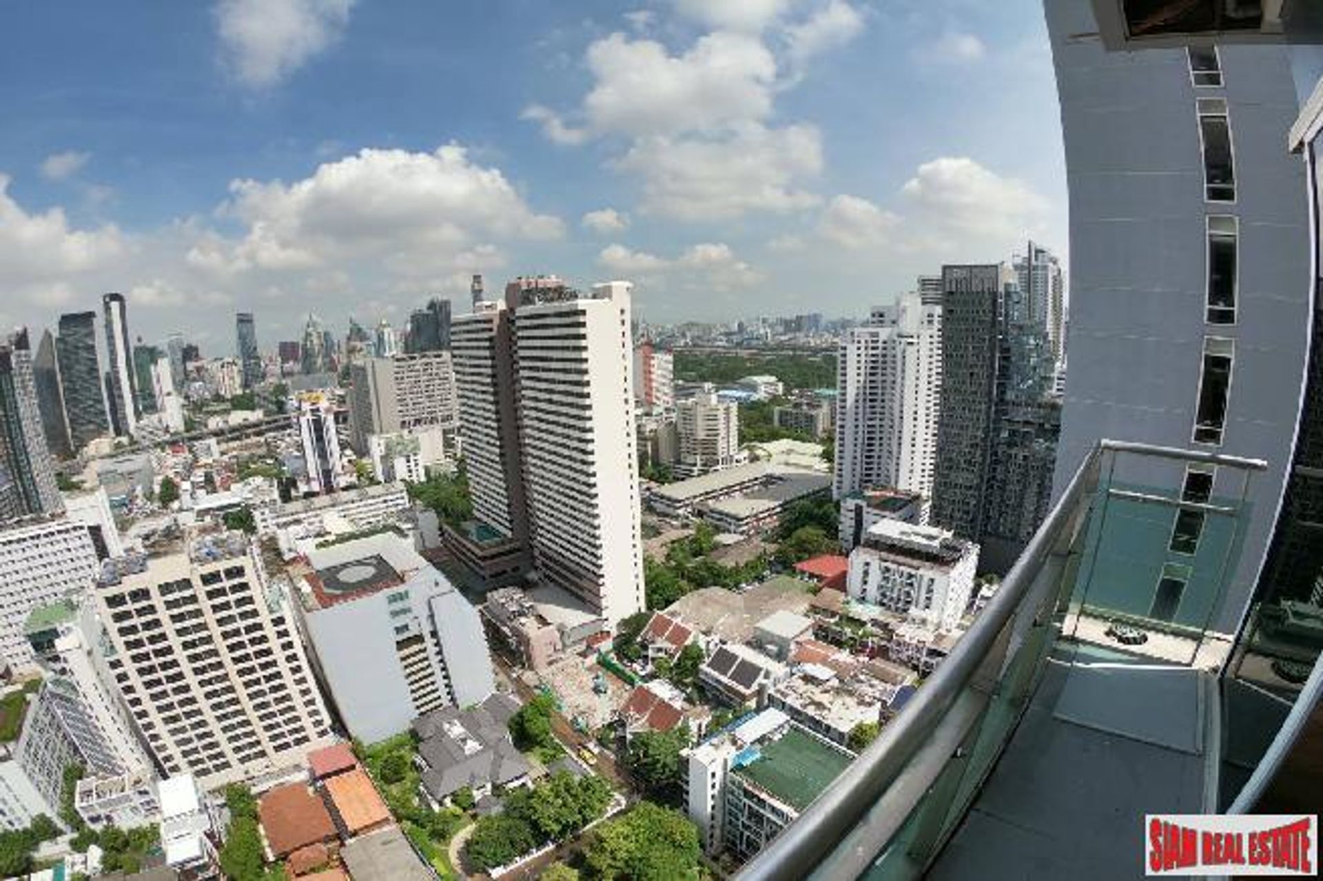 Condominium dans Nana, Bangkok 10026462