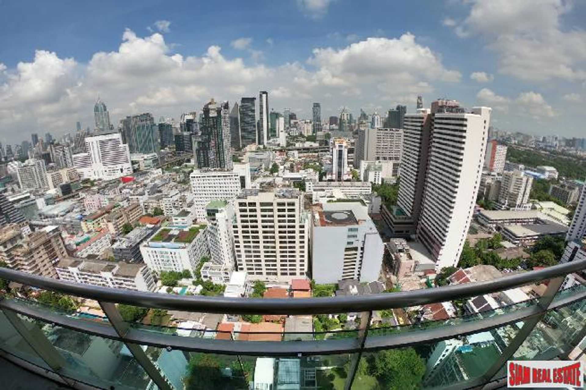 Condominium dans Nana, Bangkok 10026462