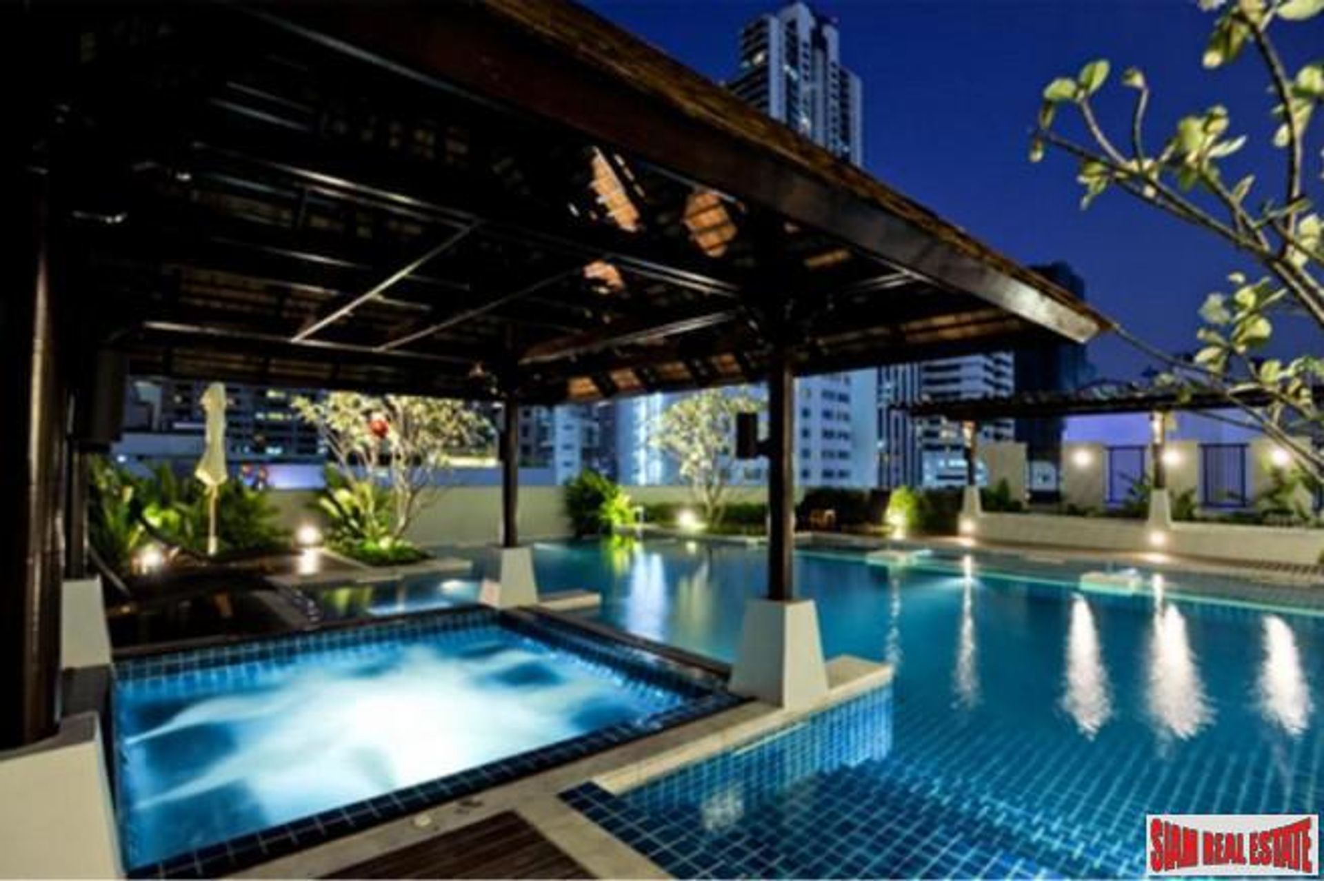 Condominium dans Nana, Bangkok 10026462