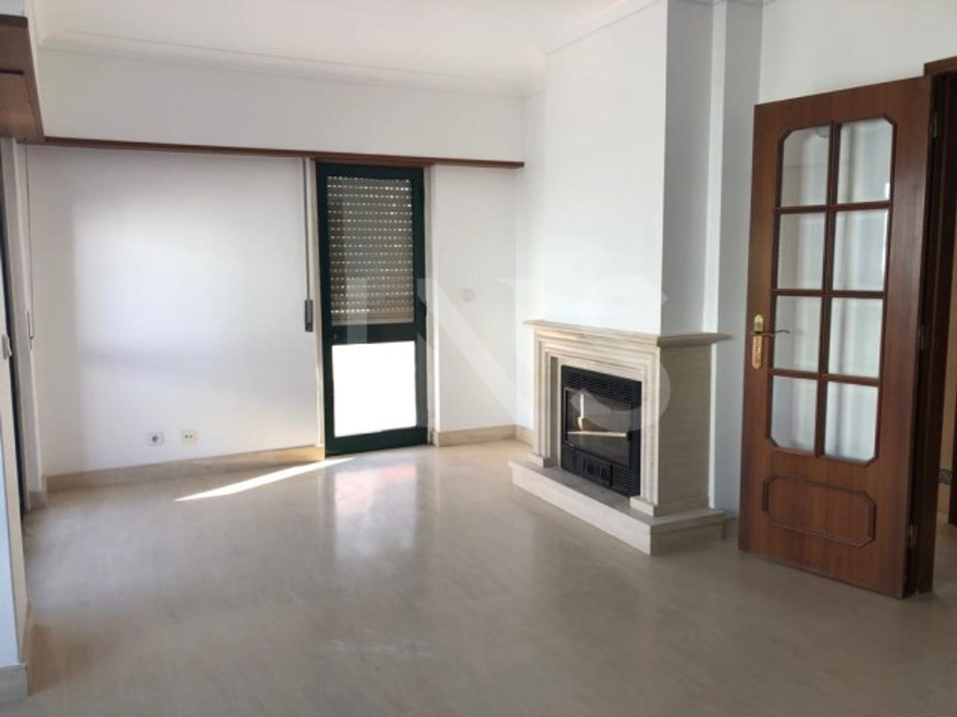 Condominium in Carcavelos e Parede, Cascais 10026535