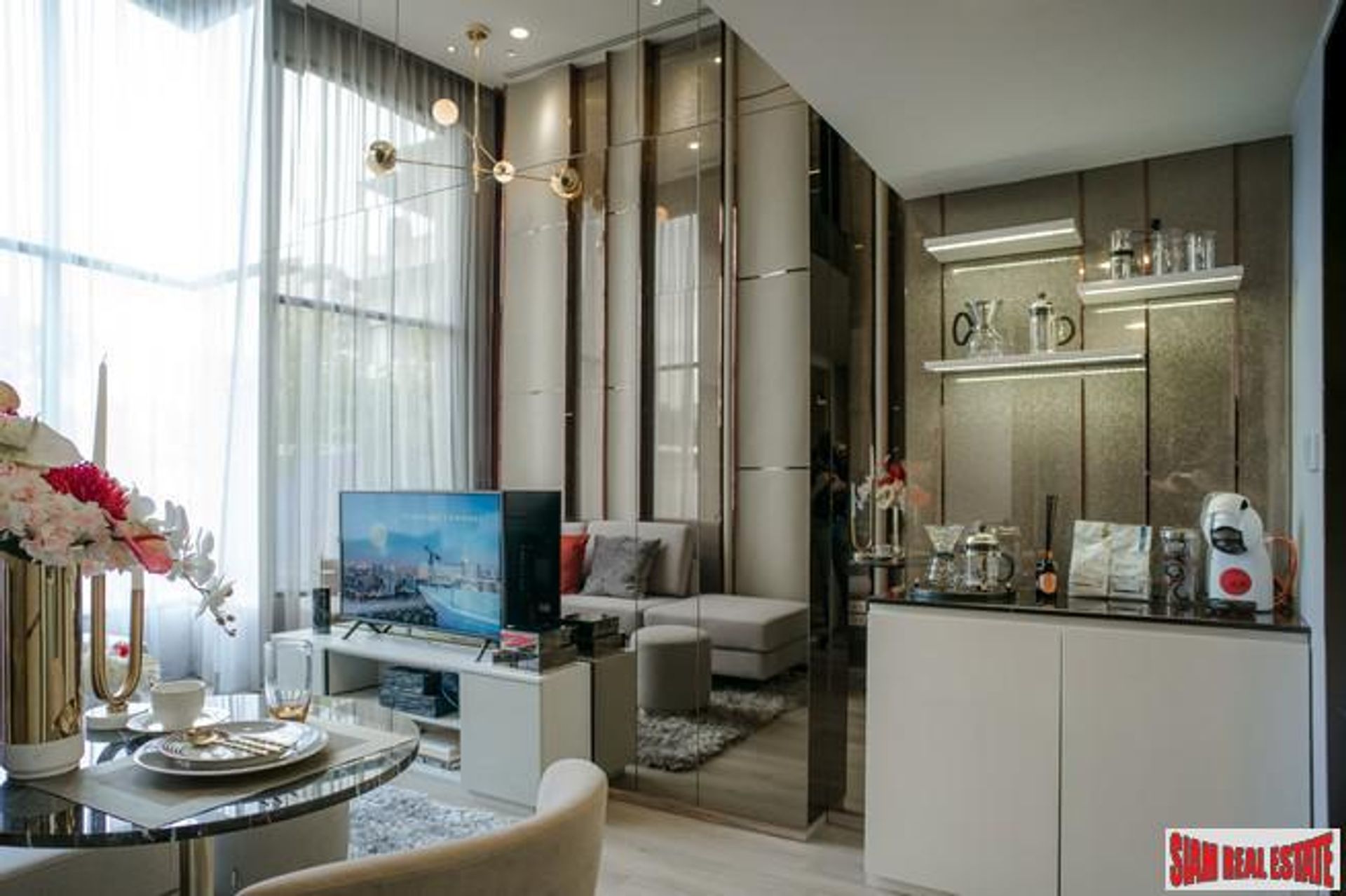 Condominium in Huai Khwang, Bangkok 10026581