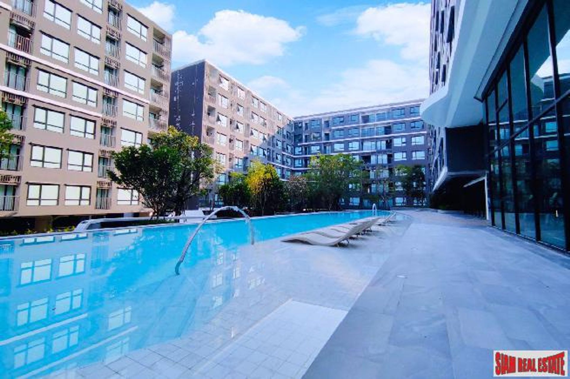 Condominium in Ban Khlong Samrong, Samut Prakan 10026590