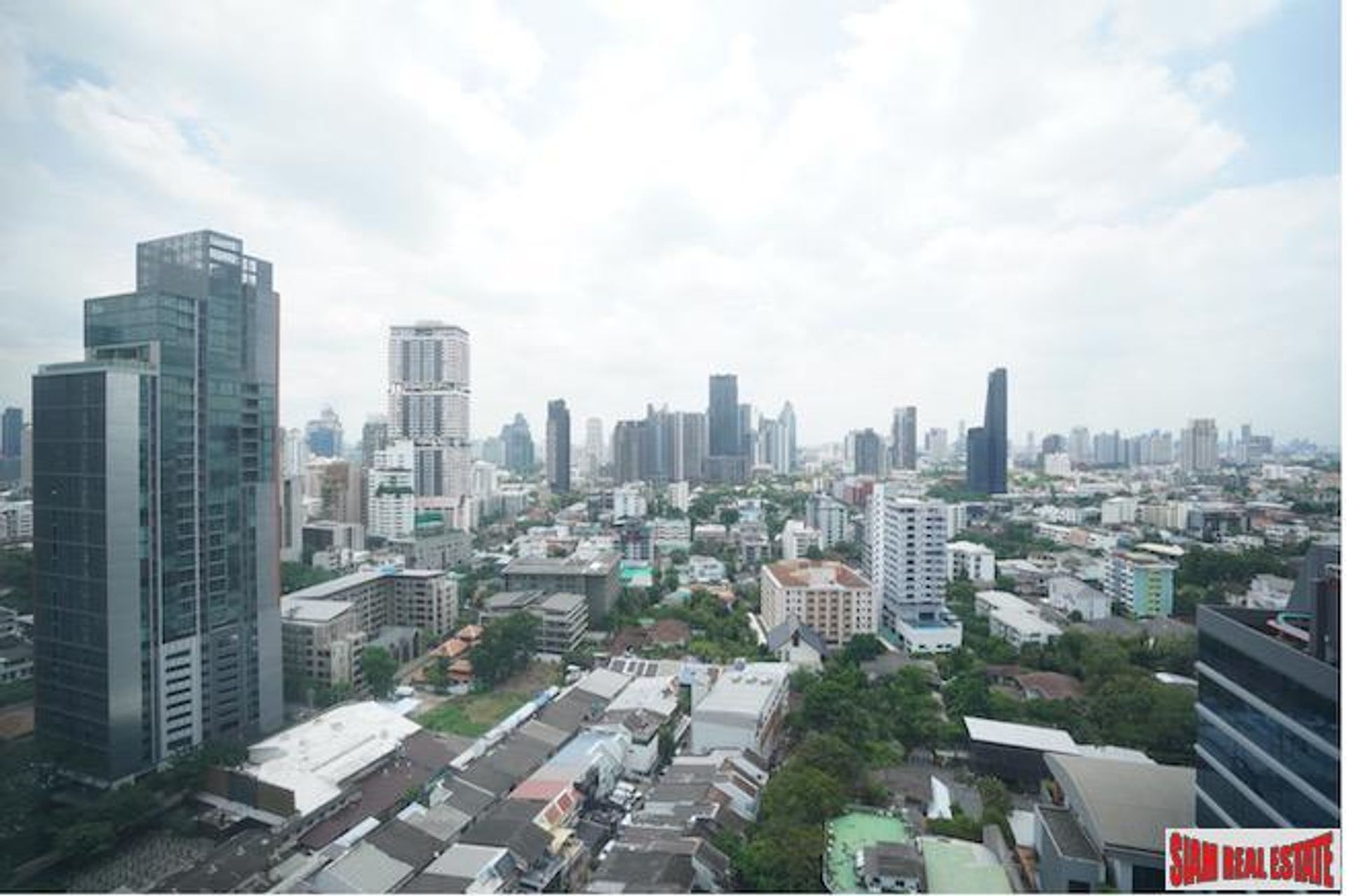 Condominium in Khlong Toei, Krung Thep Maha Nakhon 10026608