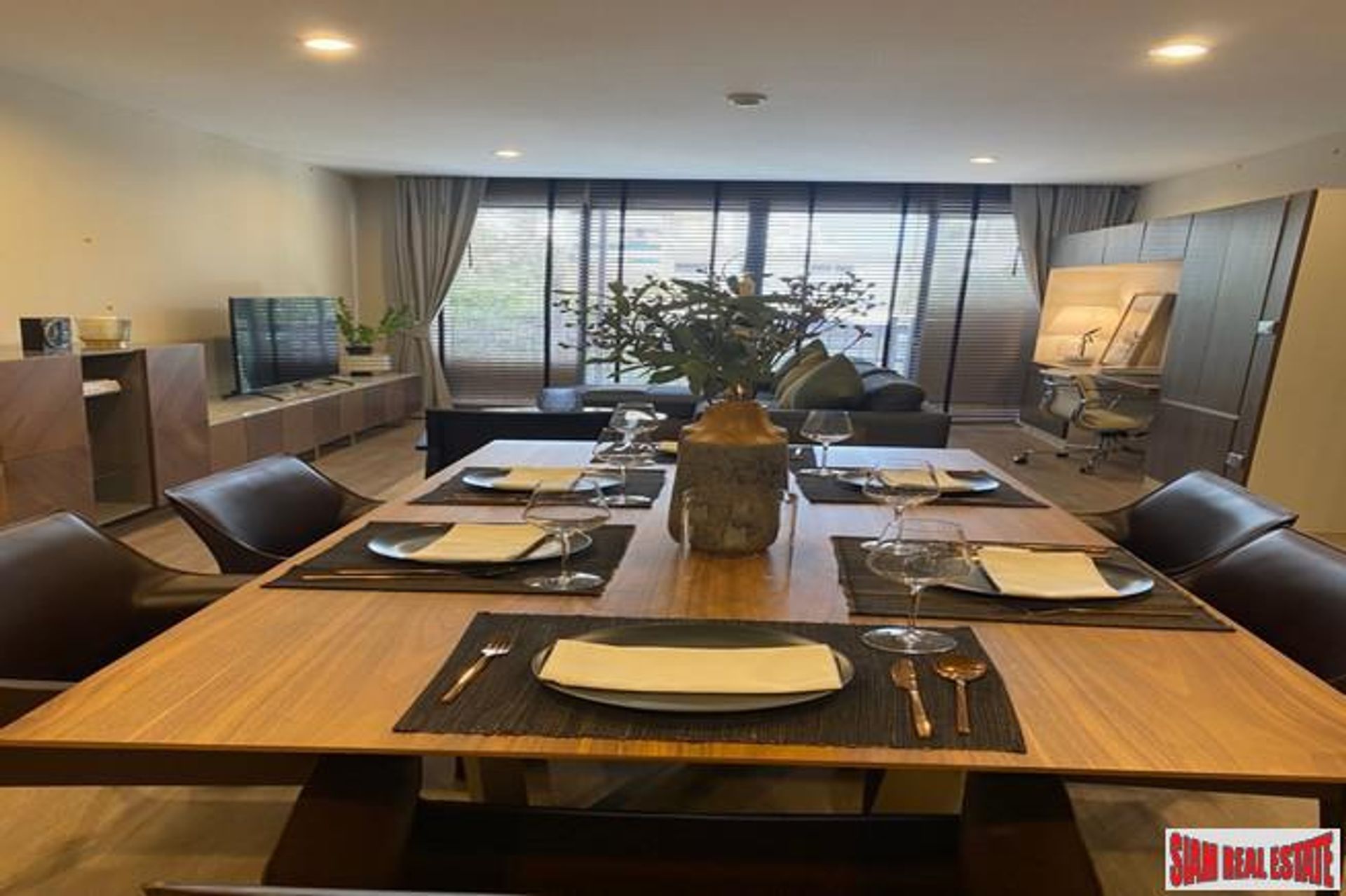 Condominium in Chitlom, Bangkok 10026772