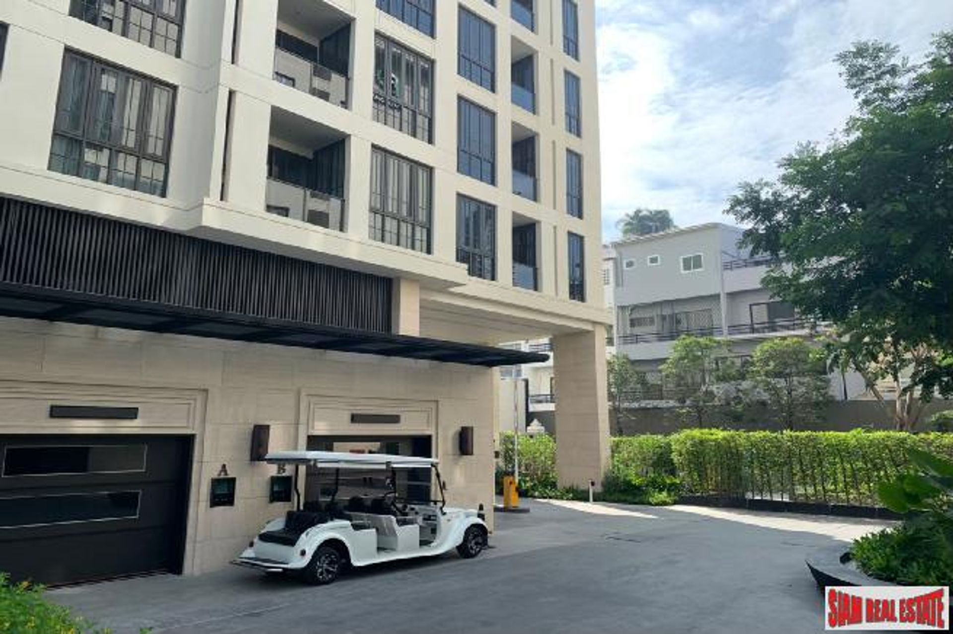 Condominium in Ekkamai, Bangkok 10026858