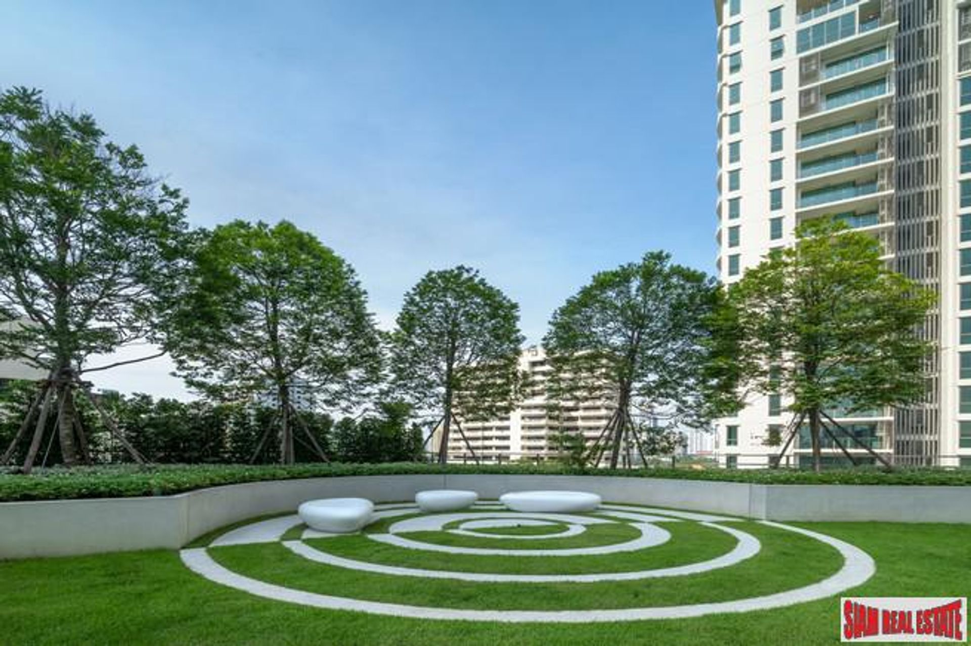 Condominium in Phrom Phong, Bangkok 10026953