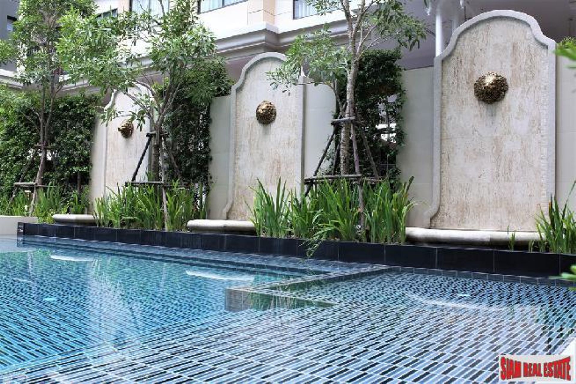 Condominium in Phrom Phong, Bangkok 10026997