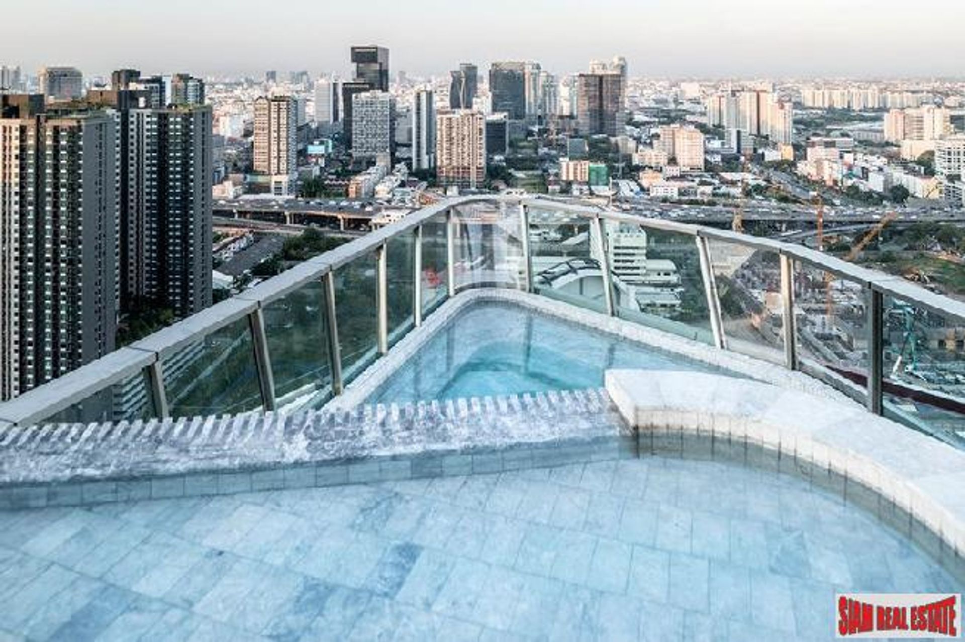 Condominio en Asok, Bangkok 10027009