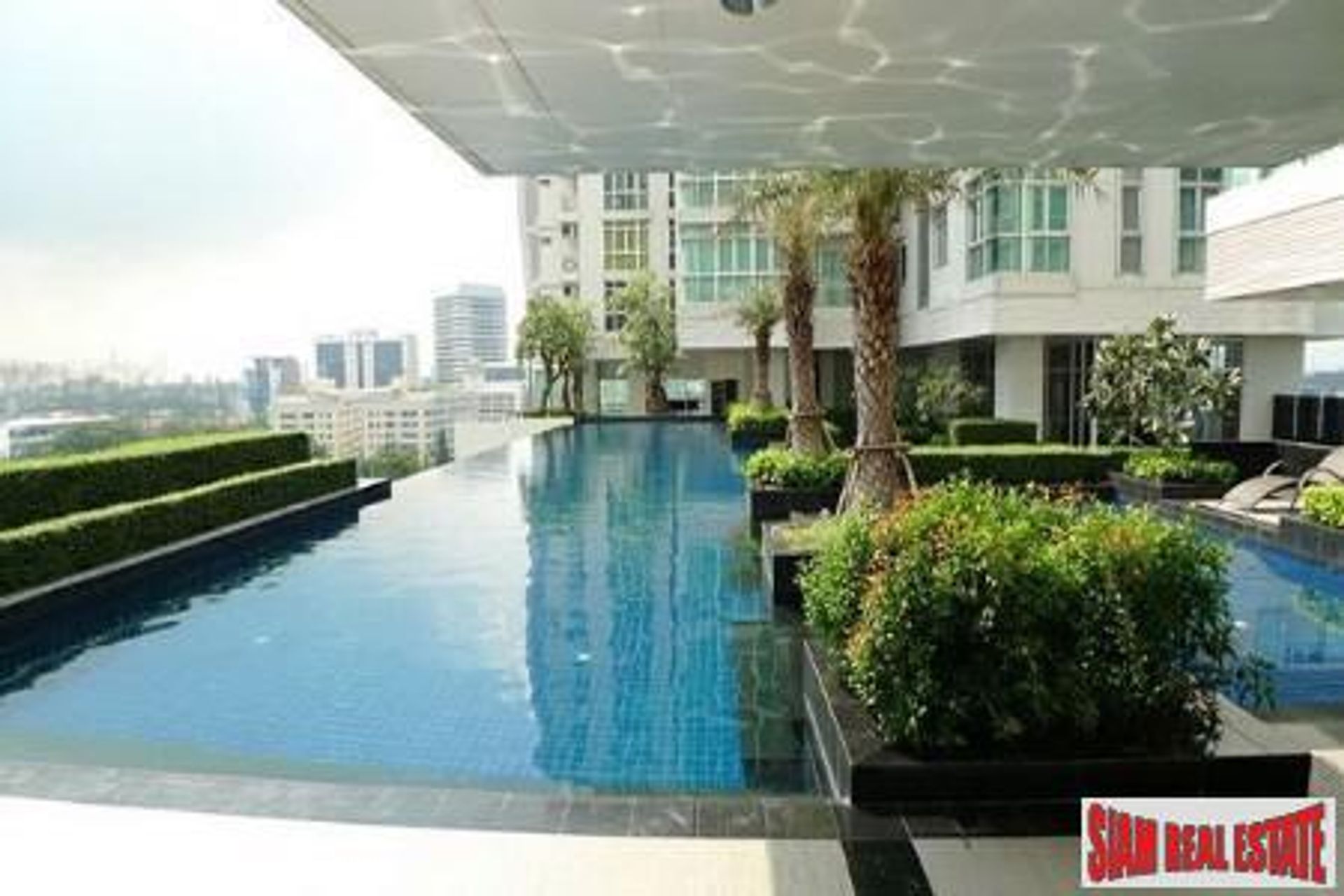 Condominium in Watthana, Krung Thep Maha Nakhon 10027011