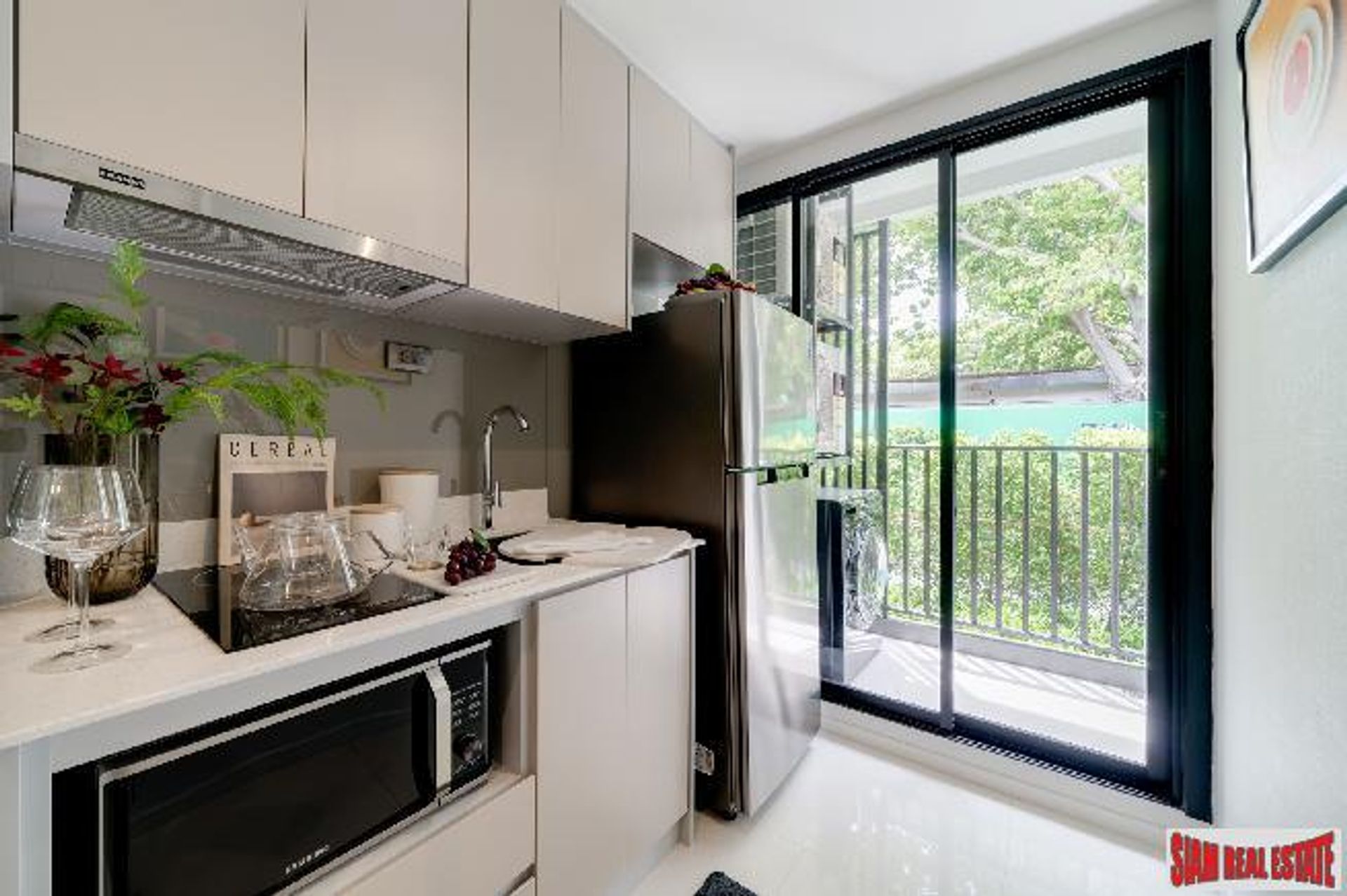 Condominium dans Bearing, Bangkok 10027021