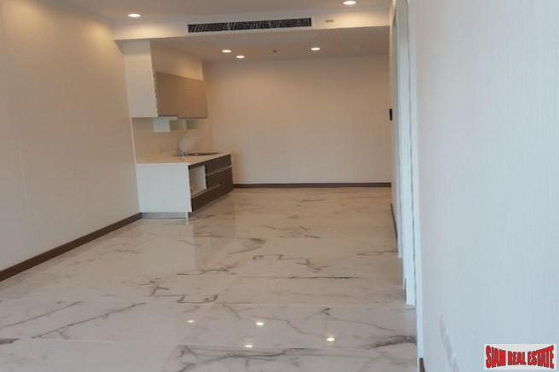 Condominium in Bang Rak, Krung Thep Maha Nakhon 10027046