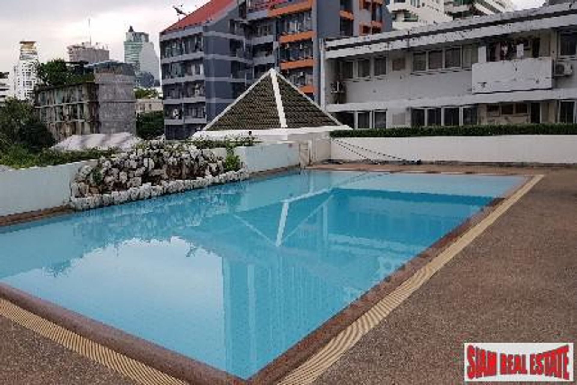 Condominium in Ban Na Lied, Krung Thep Maha Nakhon 10027070