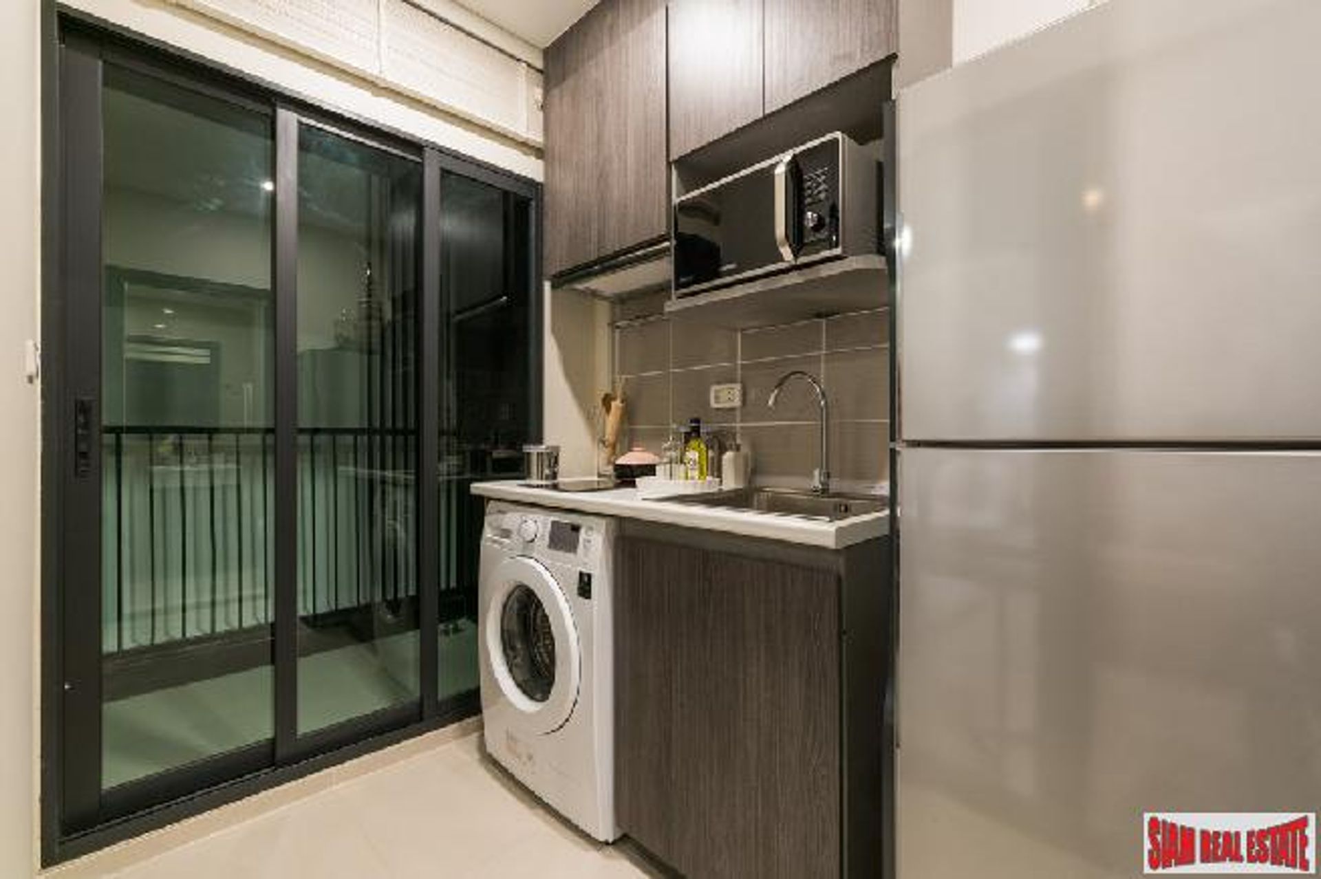 Condominio en Udomsuk, Bangkok 10027189