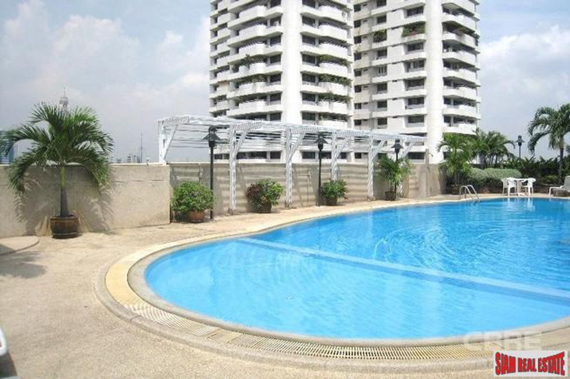 Condominium in Nana, Bangkok 10027196