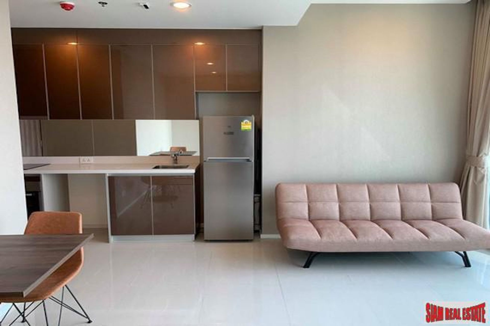 Condominium in Saphan Tak Sin, Bangkok 10027279