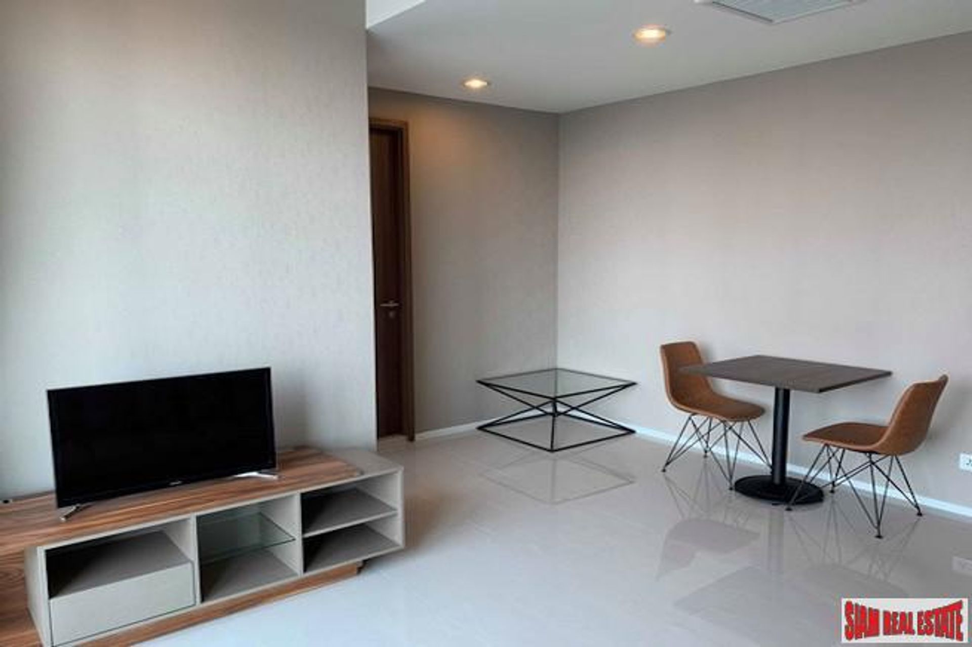 Condominium in Saphan Tak Sin, Bangkok 10027279