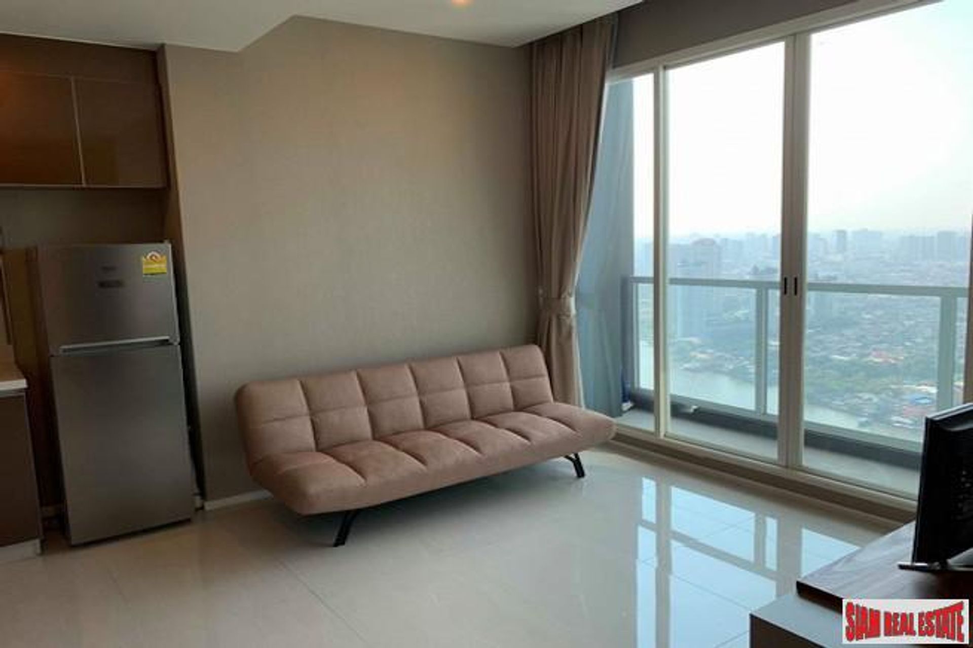 Condominium in Saphan Tak Sin, Bangkok 10027279