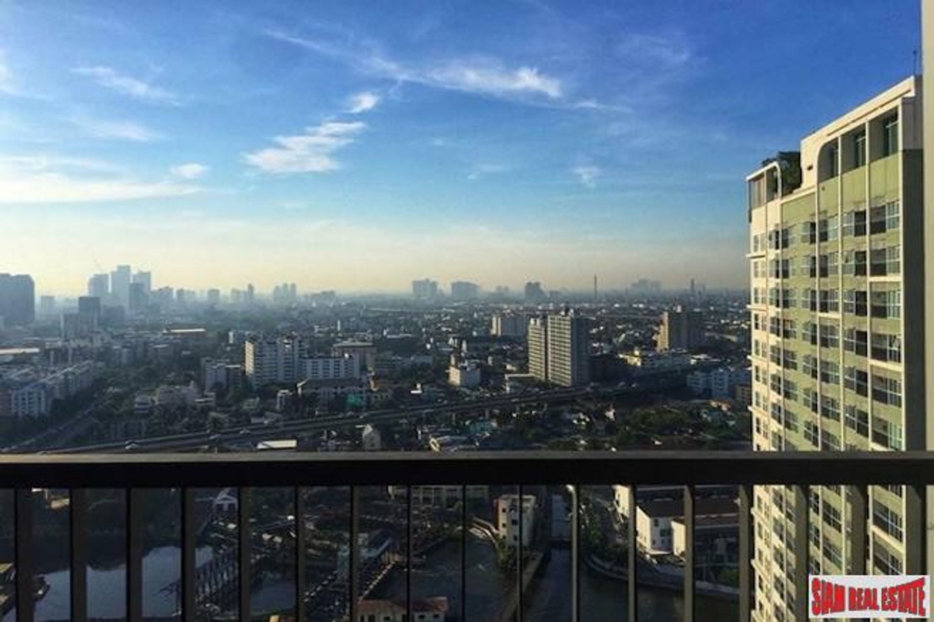 Condominio nel Phra Khanong, Bangkok 10027333