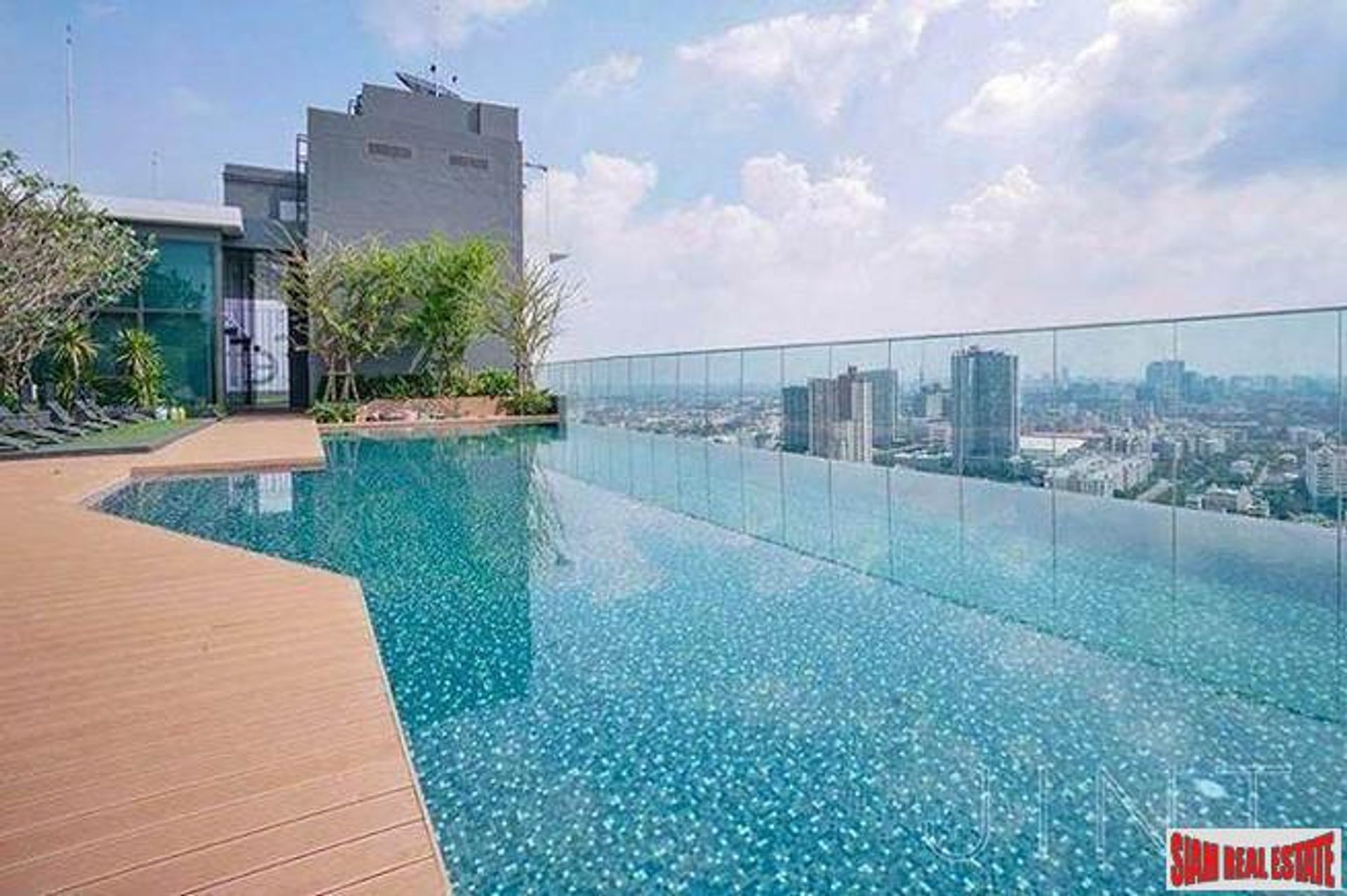 Condominio nel Phra Khanong, Bangkok 10027333