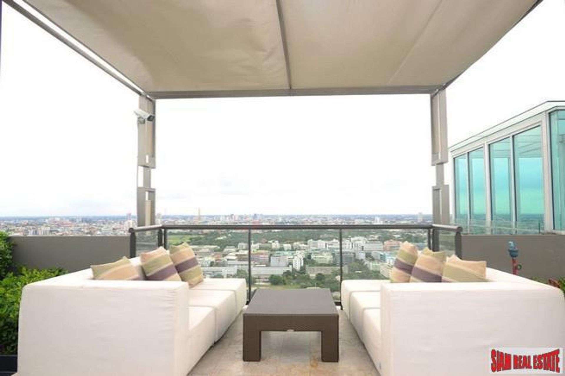 Condominium in Victory Monument, Bangkok 10027368