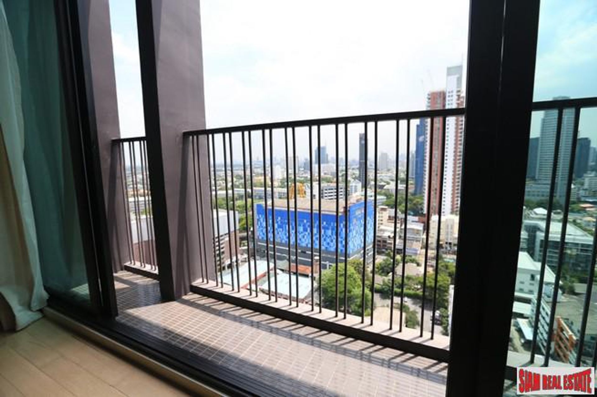 Condominium dans Ekkamai, Bangkok 10027444