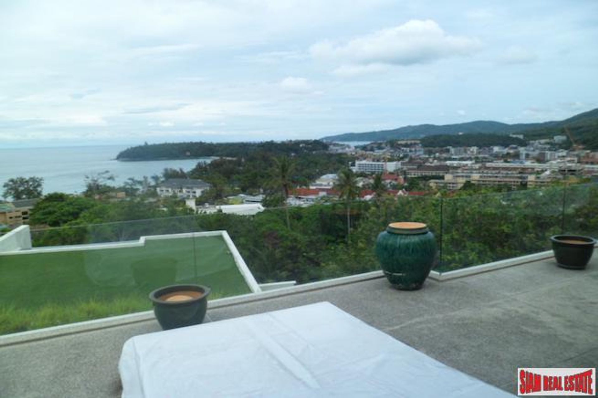 Condominium dans Kata, Phuket 10027747